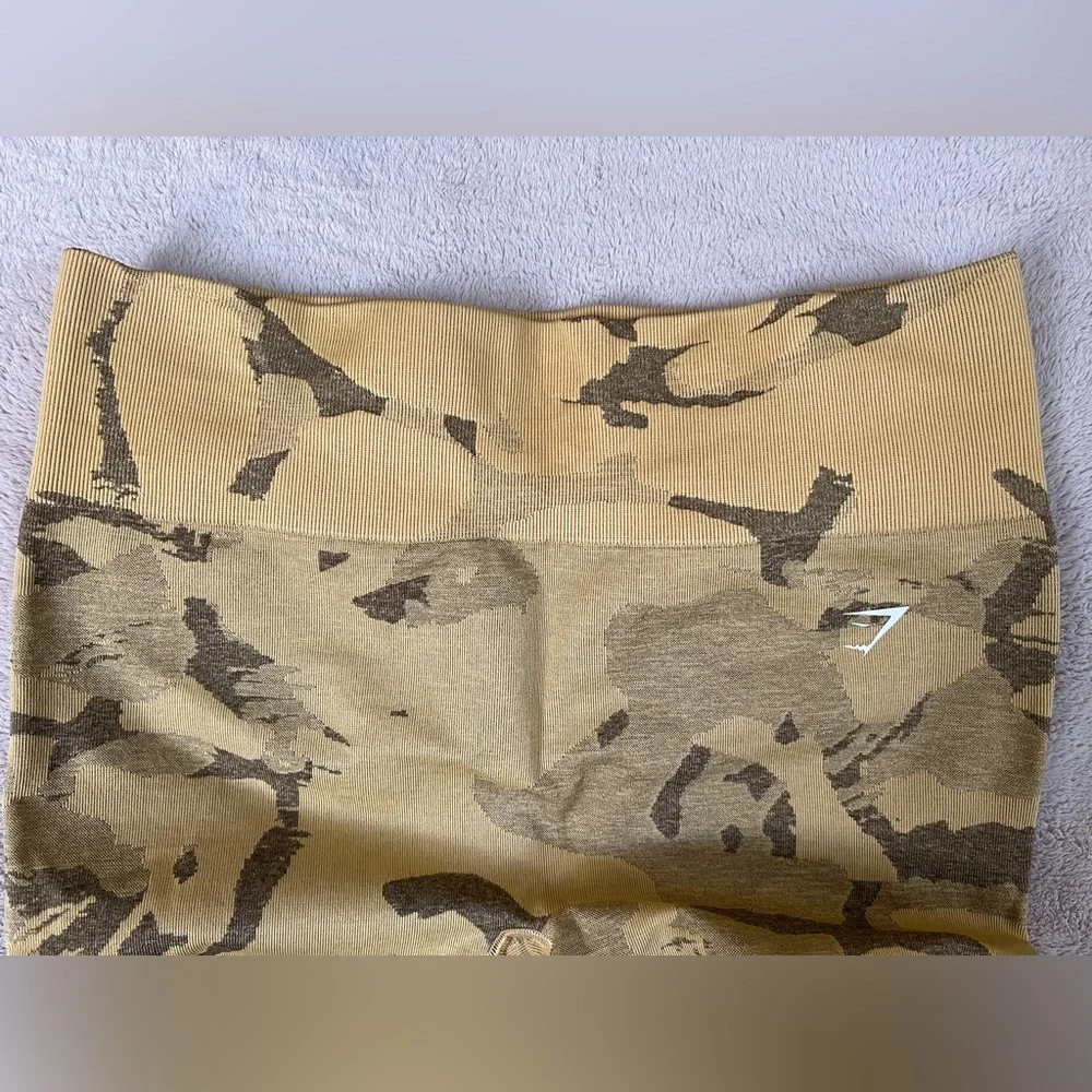 Gymshark Camo Workout Set - Picture 12 of 13